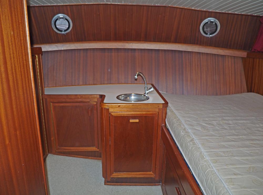 Aft cabin, Accommodation